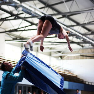 Gut aufgepasst vom Coach - Celine wollte beim Einturnen halt mal neben das Gerät springen...