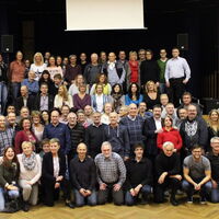 Dieses imposante Gruppenbild entstand beim Ehemaligen-Treffen der Trampolin in der Tornhall