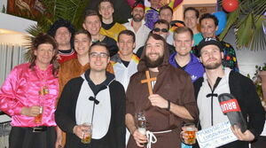 Der Coach wird 50 und die Jungs feiern mit ihm