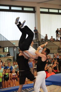 Ja, wo isser denn? Unser Moderator Udo versucht sich beim Salto