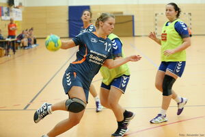 Hier zu sehen beim Wurf: Lisa Friedmann, die 4 Treffer erzielen konnte und der wir von ganzem Herzen alles Liebe & Gute zum Geburtstag wünschen. Archivfoto Alexander Iser