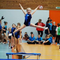 Melina Molthan bei ihrem ersten Tuju abzeichen. Sie ist am Samstag bei den "alten Hasen" dabei.