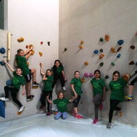 Die weibliche E-Jugend war beim Indoor-Klettern zum Rundenabschluss