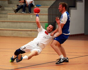 Thomas Gölzenleuchter leitet das Handball-Camp